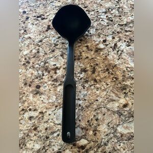 Pampered Chef Black Serving Ladle